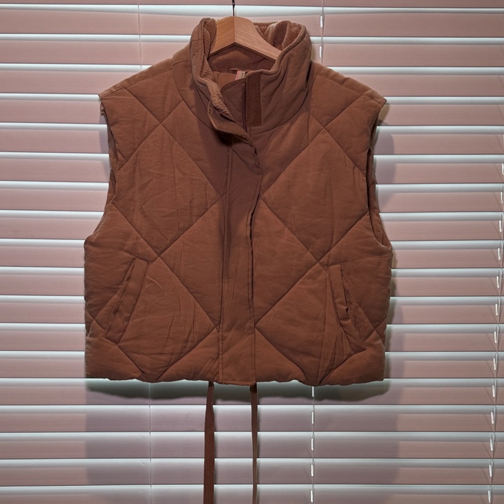 Free people movement pink puffer vest with zip and drawstring waist